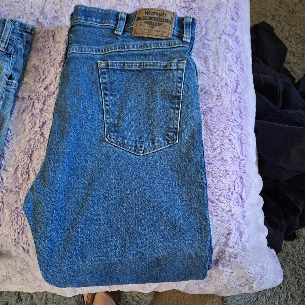 Lot of Wrangler Jeans